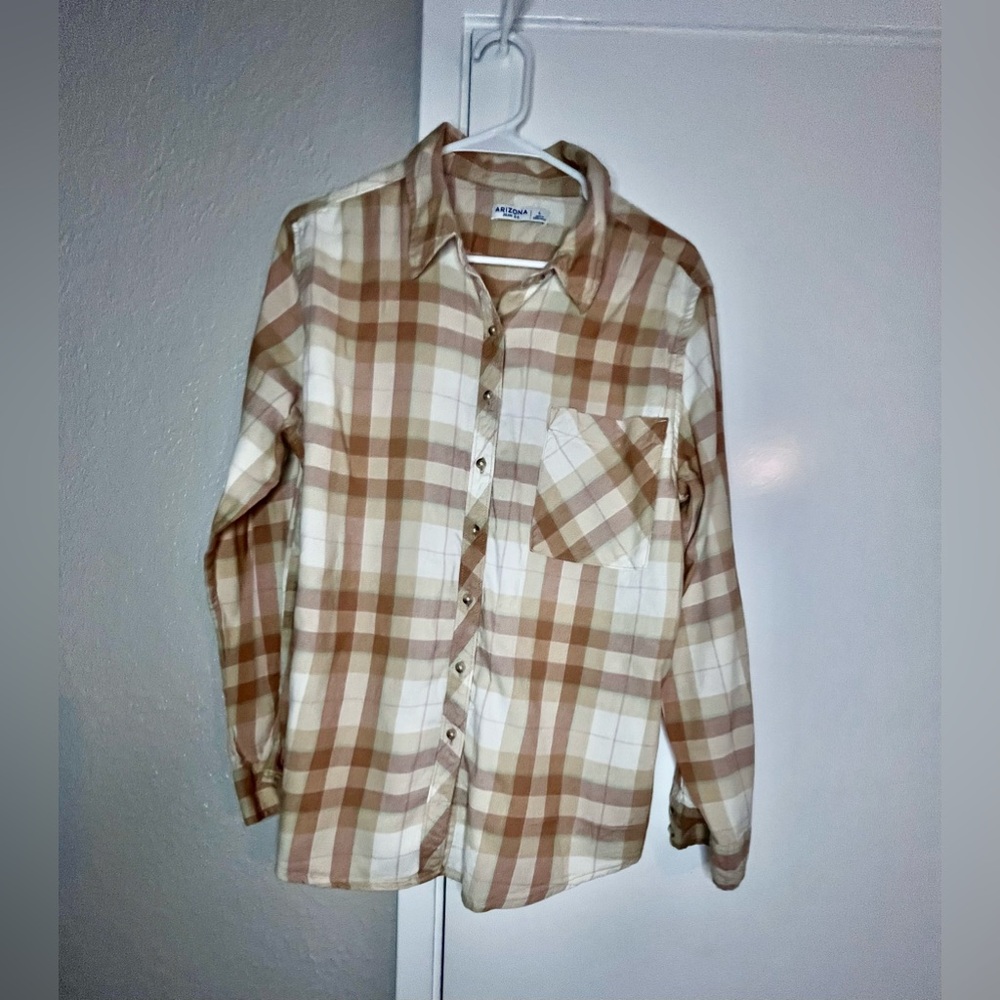 Woman’s long sleeve cotton flannel.